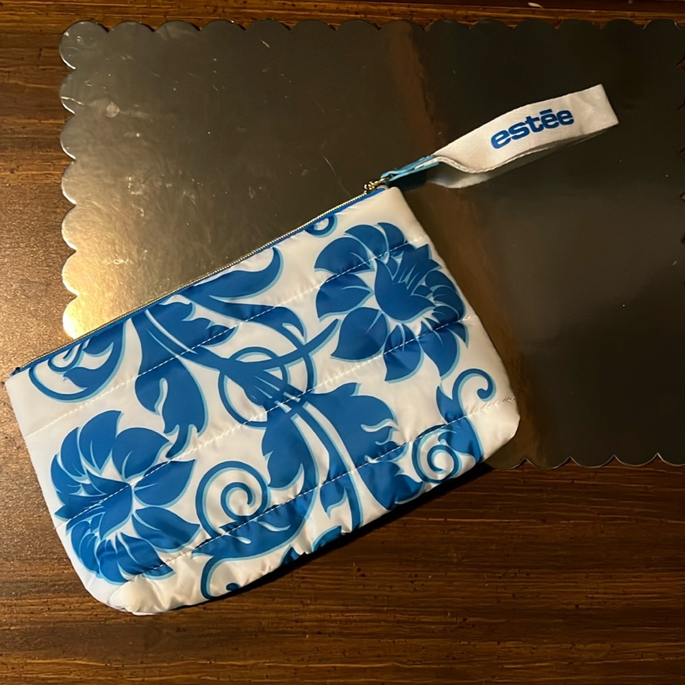 Estee Lauder PUFFER Pouch Soft Make-up Bag White & Blue Floral RECYCLED FABRIC